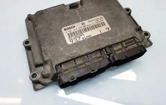 Alfa Romeo 147 Engine control unit/module 93741AAA 55185365 0281010332
