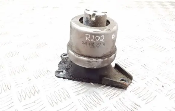 Volkswagen Transporter - Caravelle T5 Engine mount bracket 7H0199256H