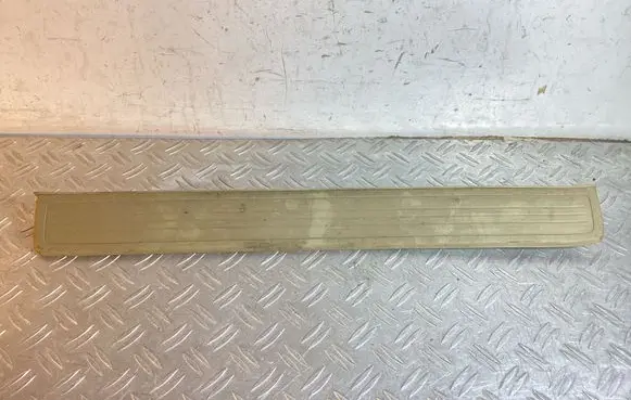 Honda CR-V Front sill trim cover 84202SWAA
