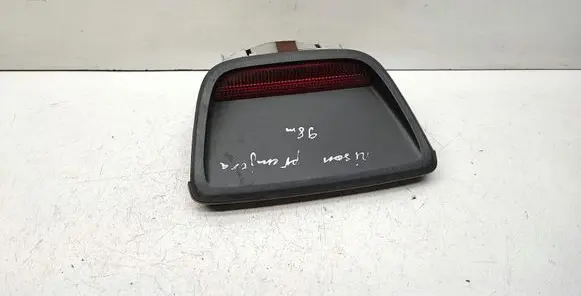 Nissan Primera Third/center stoplight