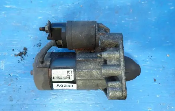 Peugeot 208 Starter motor 9688268580