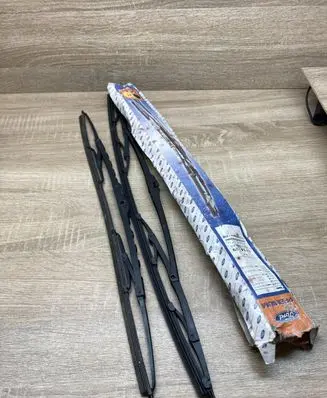 Ford Mondeo MK II Windshield/front glass wiper blade 1714329