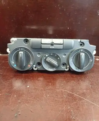 Volkswagen Golf V Climate control unit 1K0820047DP 5HB0087195
