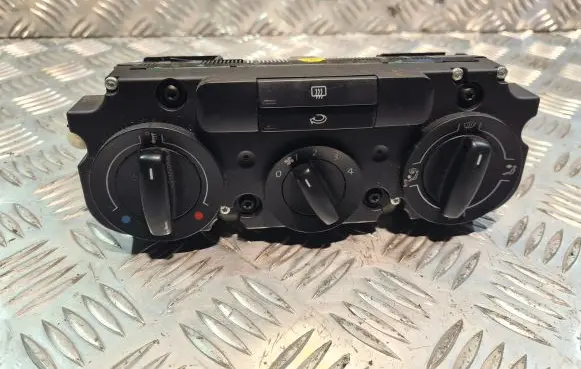 Volkswagen Golf V Interior fan control switch 