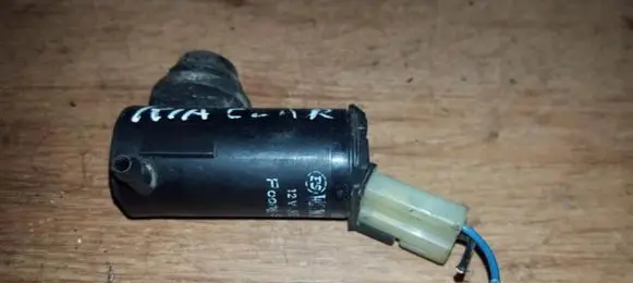 KIA Clarus Windscreen/windshield washer pump 8e25