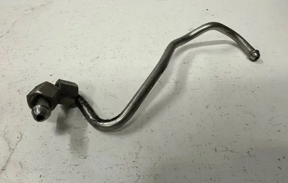BMW 5 F10 F11 Fuel injector supply line/pipe 