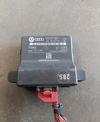 Volkswagen Touran I Gateway control module 1K0907530F 1K0907951