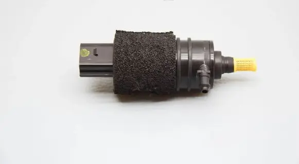 BMW 5 G60 G61 Windscreen/windshield washer pump 