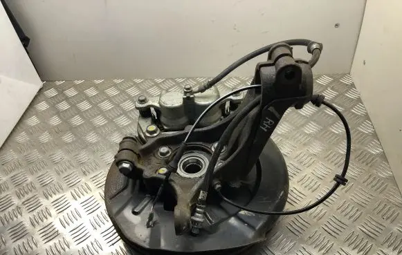 Front wheel hub