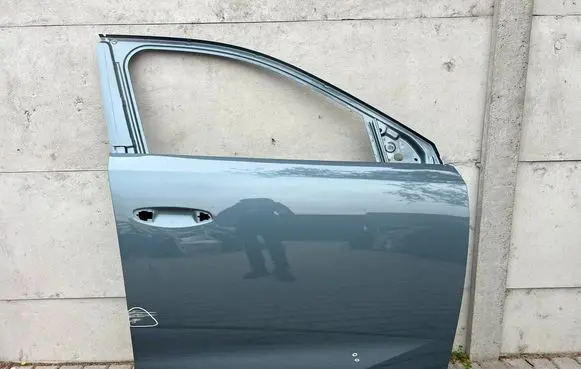 Peugeot 3008 III Front door