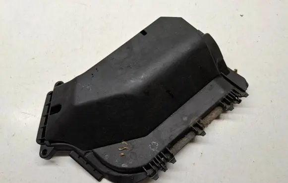 Porsche Macan (95B) Air filter box cover 95B907613