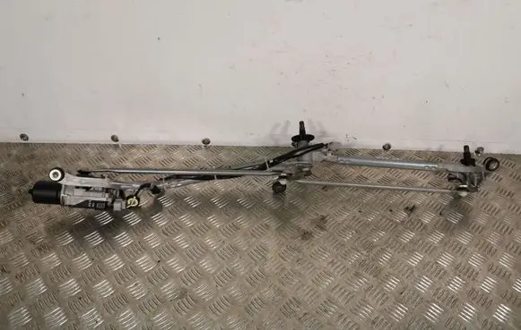 Honda CR-V Front wiper linkage and motor 4609C013