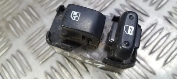 Volkswagen Golf III Electric window control switch