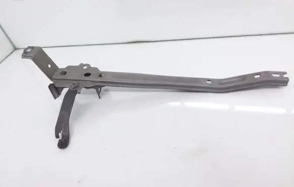 Toyota Auris E180 Other engine bay part