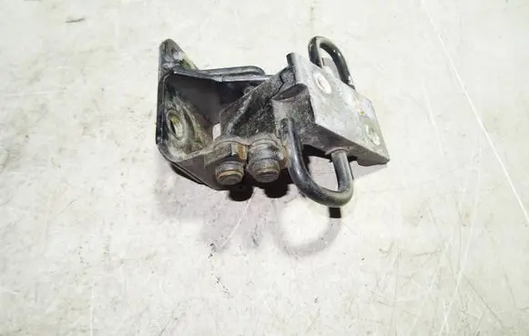 Audi A6 S6 C6 4F Rear door lower hinge 8E0833411