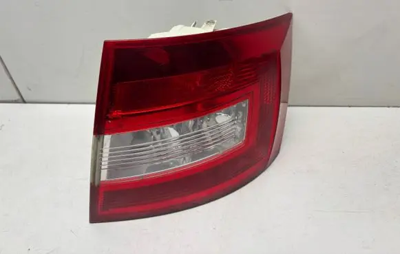 Skoda Rapid (NH) Rear/tail lights 5JJ945096
