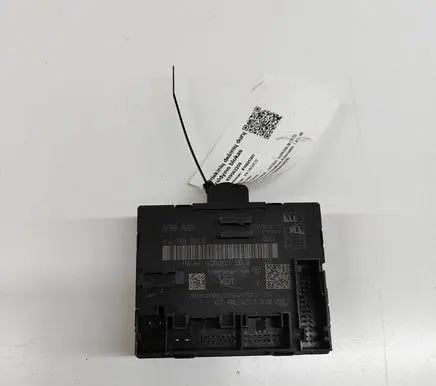 Skoda Superb B8 (3V) Door control unit/module 5Q0959393E 5Q0959393B