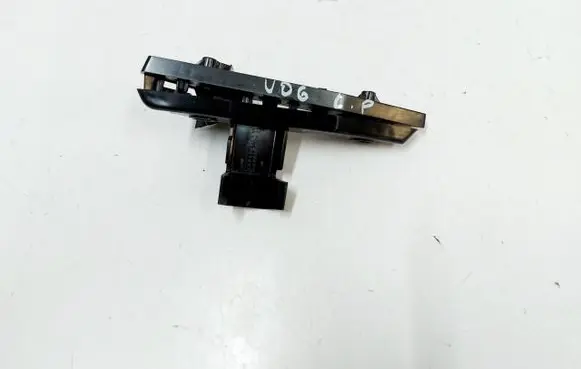 BMW 2 Active Tourer U06 Front bumper mounting bracket 8737179