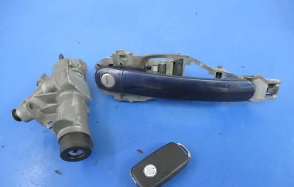 Volkswagen Polo Ignition lock 4B0905851CHF2