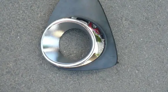 Toyota Avensis T270 Front fog light trim/grill 8148205010 8148405010