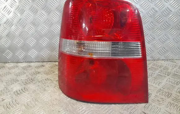 Volkswagen Touran I Rear/tail lights 1T0945095G