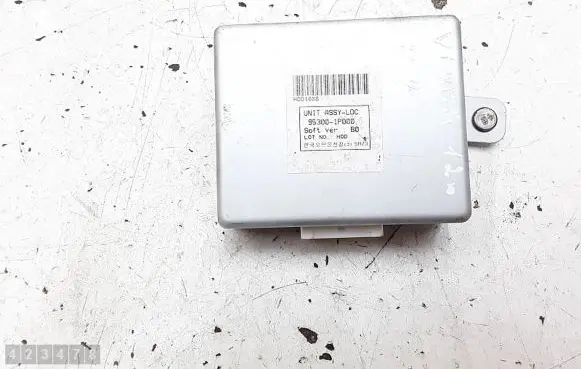 KIA Venga Door control unit/module 953001p000