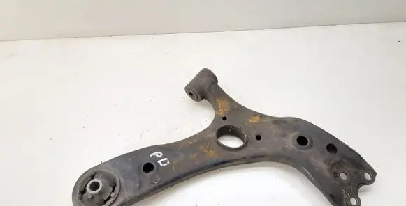 Toyota Prius (XW30) Front lower control arm/wishbone
