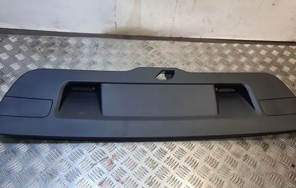 Volkswagen Jetta VI Tailgate trim 5C6867605
