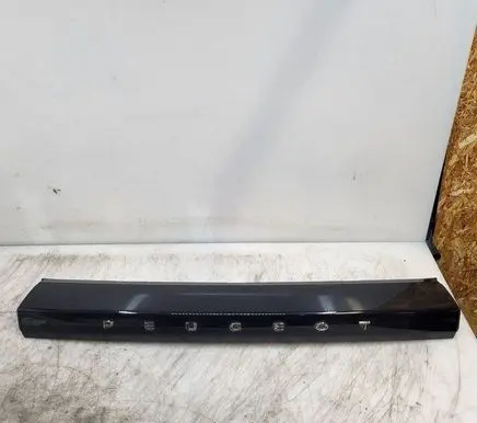 Peugeot 2008 II Tailgate trim 98338259 M0U022781 GE0051241