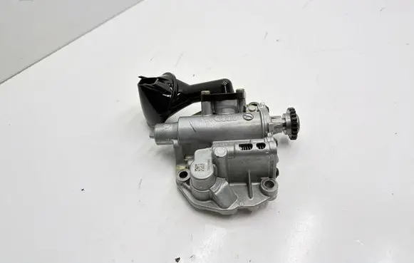 Skoda Octavia Mk4 Oil pump 06H115105