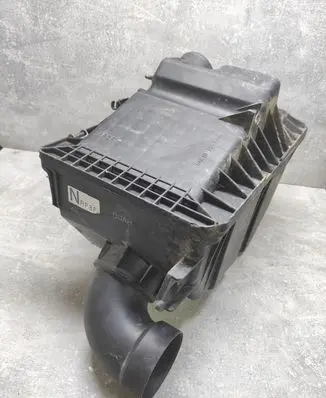 Mazda 323 F Air filter box