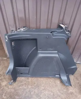 Skoda Yeti (5L) Trunk/boot side trim panel 5L6867427K 5L6867427L 6867427