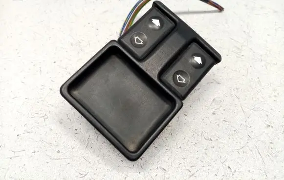 BMW 5 E34 Electric window control switch 1374491 61311374491