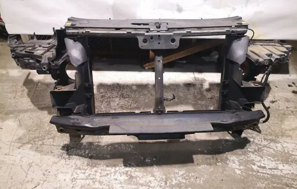Radiator support slam panel bracket