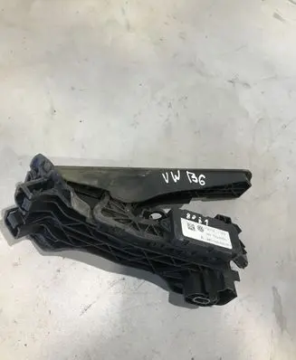 Volkswagen PASSAT B6 Accelerator throttle pedal 1K1721503L
