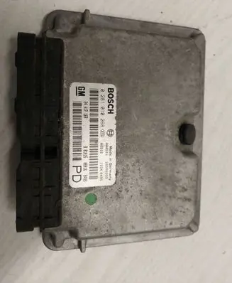 Opel Zafira A Engine control unit/module 24417169 0281010268 28SA9999