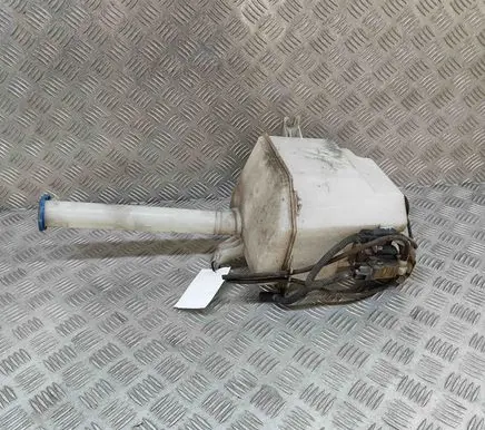 Windshield washer fluid reservoir/tank