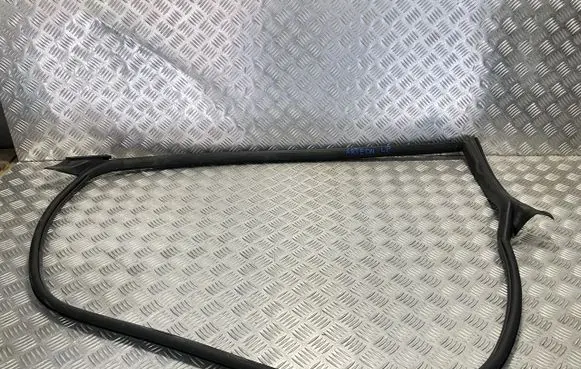 Volkswagen Arteon Front door rubber seal WV1532