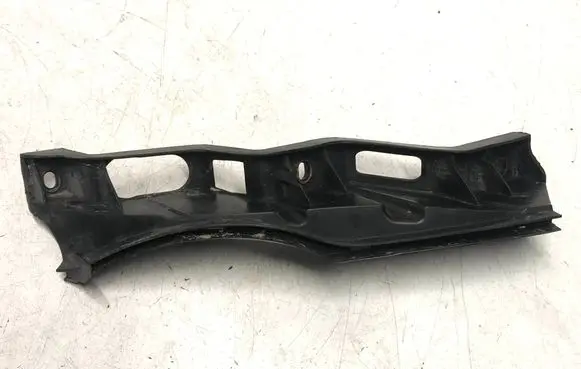 Volkswagen PASSAT B6 Front bumper mounting bracket 3C0807889