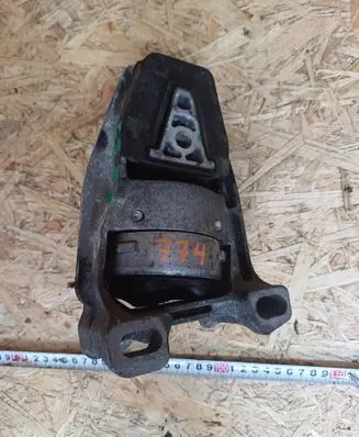 Citroen C5 Engine mounting bracket