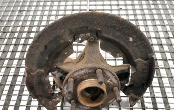 Volvo C30 Front wheel hub spindle knuckle