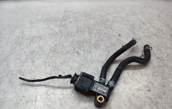 Infiniti Q50 Exhaust gas pressure sensor A0061539528