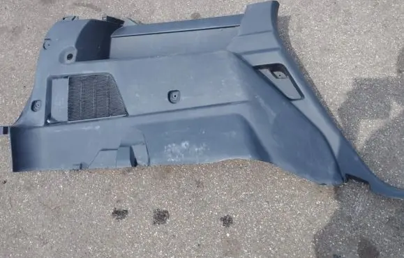 Trunk/boot side trim panel