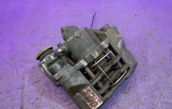 Peugeot 106 Front brake caliper