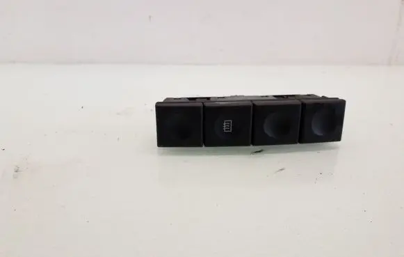 Ford Fiesta Windscreen/window heater switch 2S6218C621AC