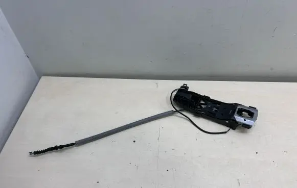 Porsche Cayenne (92A) Front door exterior handle/bracket 7P5837885B 7P0837017