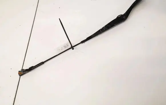 Volvo V50 Front wiper blade arm 30698249