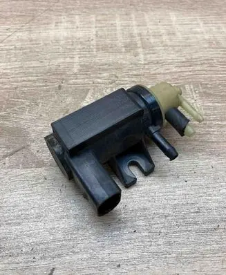 Volkswagen PASSAT B6 Turbo solenoid valve 1K0906627A
