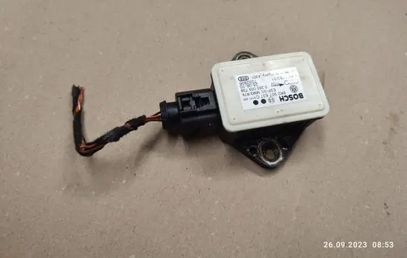 Audi A5 8T 8F ESP acceleration yaw rate sensor 8K0907637C