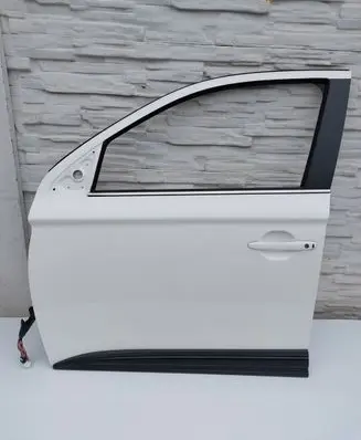 Mitsubishi Outlander Front door